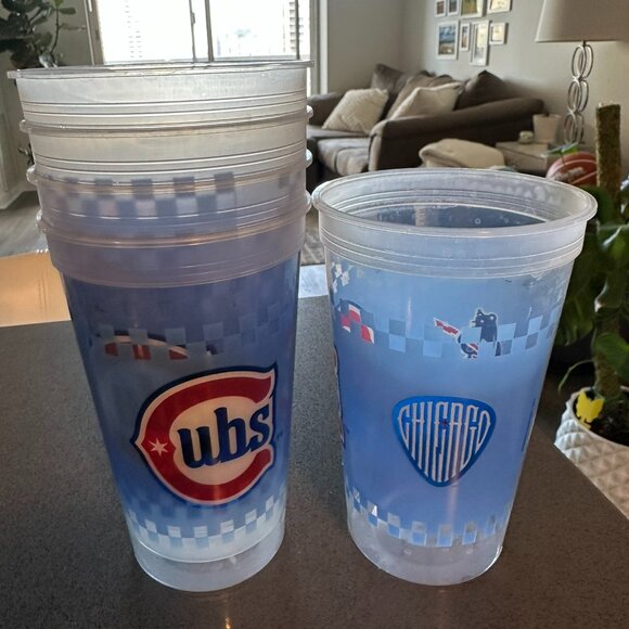 Set of 5 Chicago Cubs - MLB - Wrigley Field Souvenir Cups - Picture 1 of 2